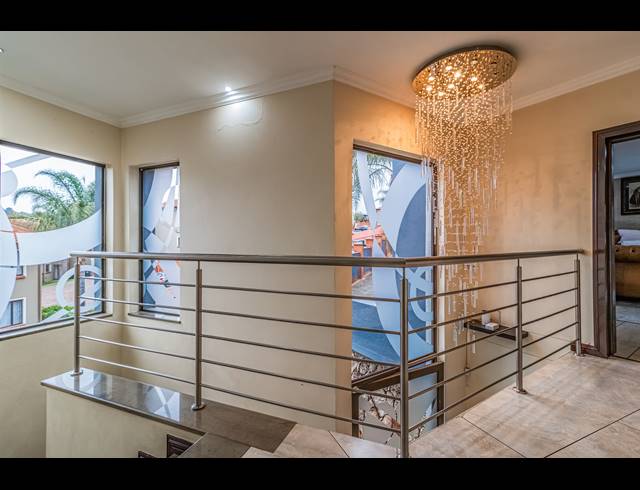 4 BEDROOM CLUSTER FOR SALE IN BASSONIA